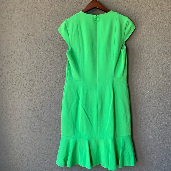 Akris Punto green crew neck size 8 sheath dress